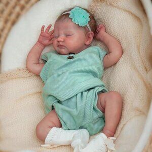 Realistic Reborn Baby Dolls - 18-Inch Real Life with Soft Body Girl with Gift
